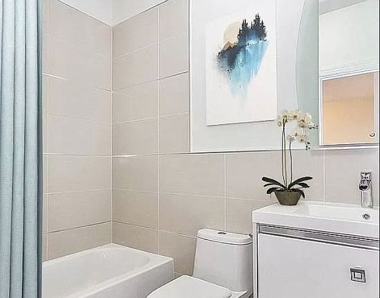 4th image of 144 Fulton Ave #2