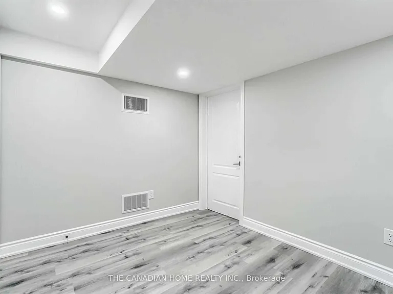 36 Enford Cres #BSMNT — Photo 16