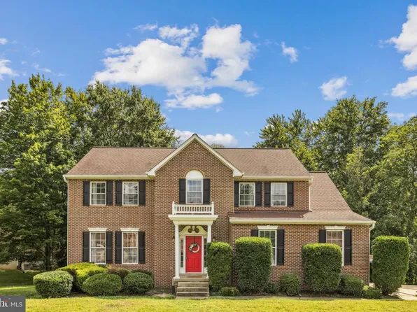 2404 Berry Thicket Ct, Waldorf, MD 20603