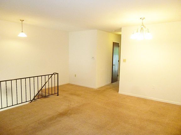Living Room/dining combo
