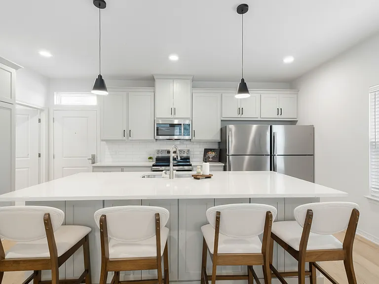 307 Sterling St #D — Photo 12