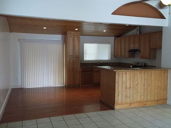 5th image of 14 Panos Ct