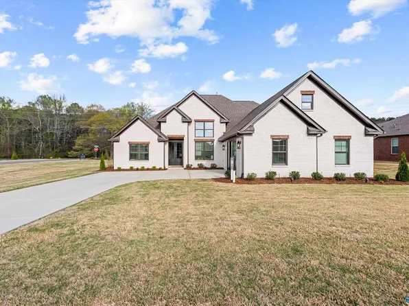 17592 Carillon Dr, Athens, AL 35611