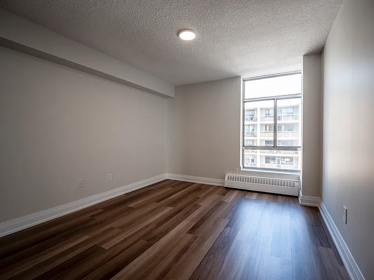 378 Vine St — Photo 9