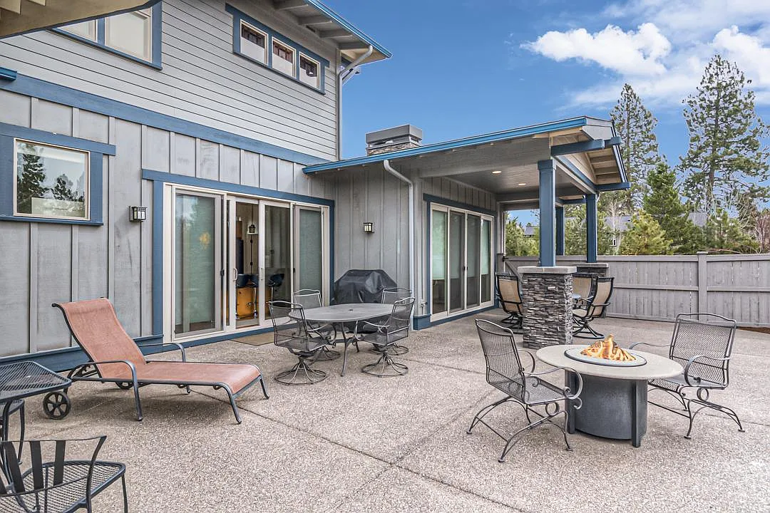 1423 NW Mount Washington Dr — Photo 4