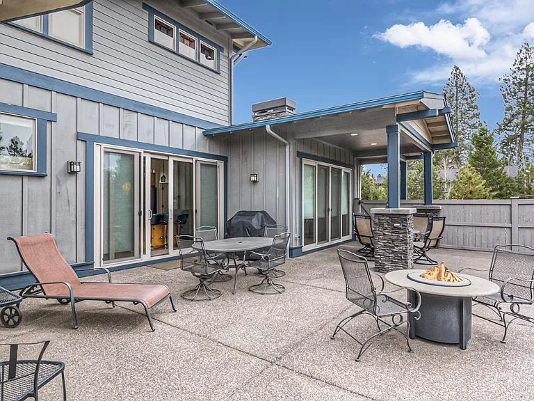 1423 NW Mount Washington Dr — Photo 4