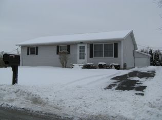 2317 Greengold St, Crest Hill, IL 60403