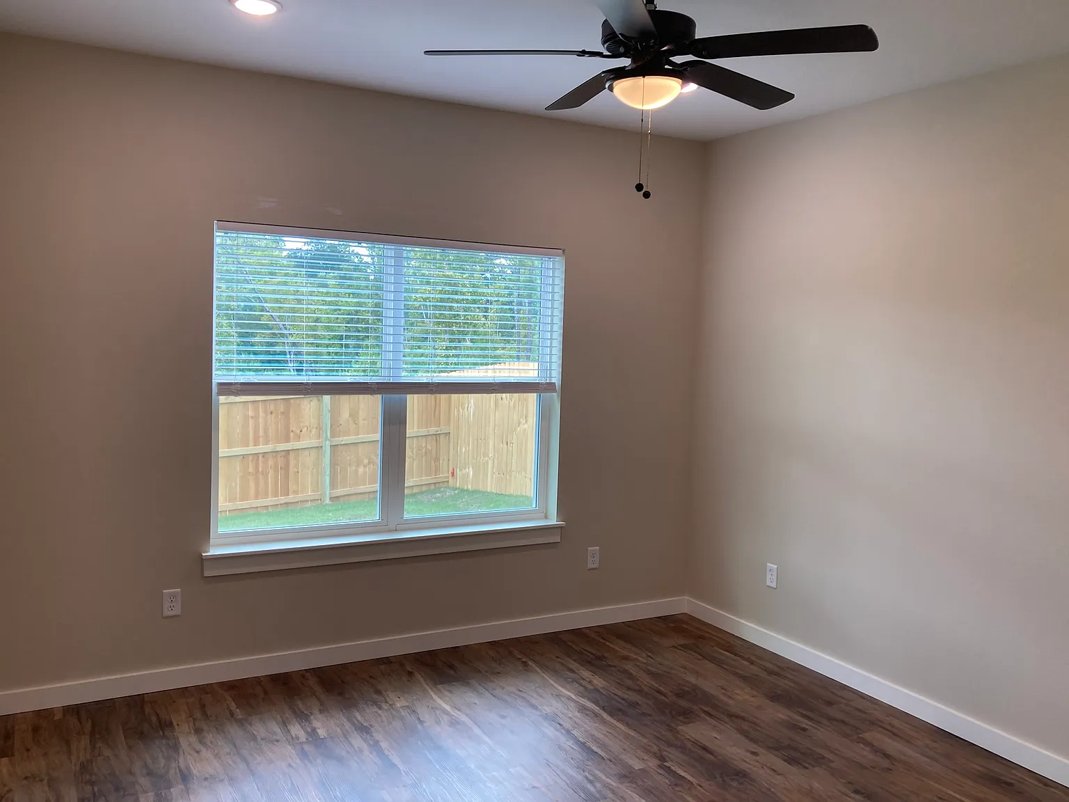 4 bed, 1619 sqft, $2,450 — Photo 3