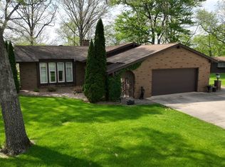 1828 N Royal Oaks Dr, Monticello, IN 47960