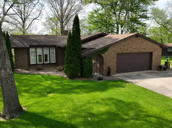 1828 N Royal Oaks Dr, Monticello, IN 47960
