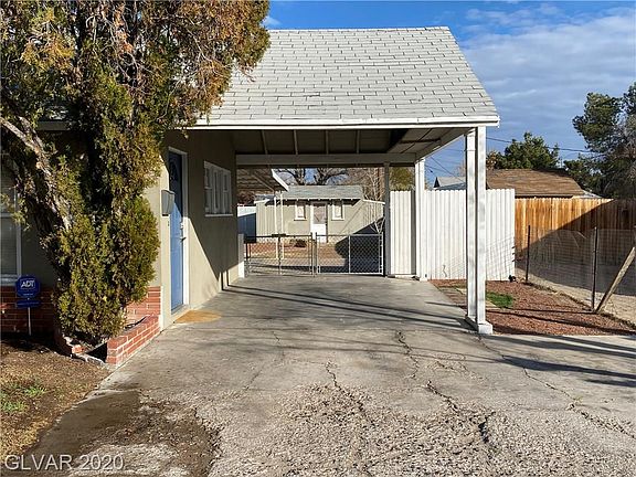 2nd image of 1071 E Oakey Blvd