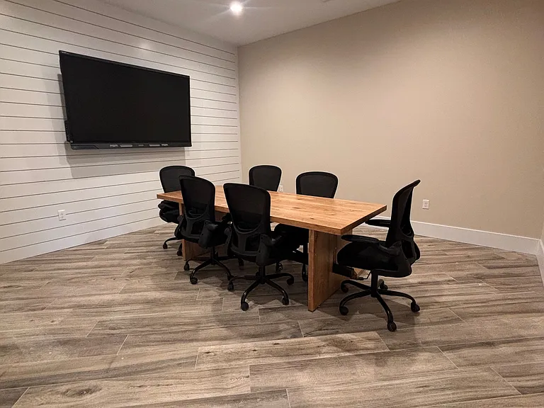 Office for meetings etc with Smartboard