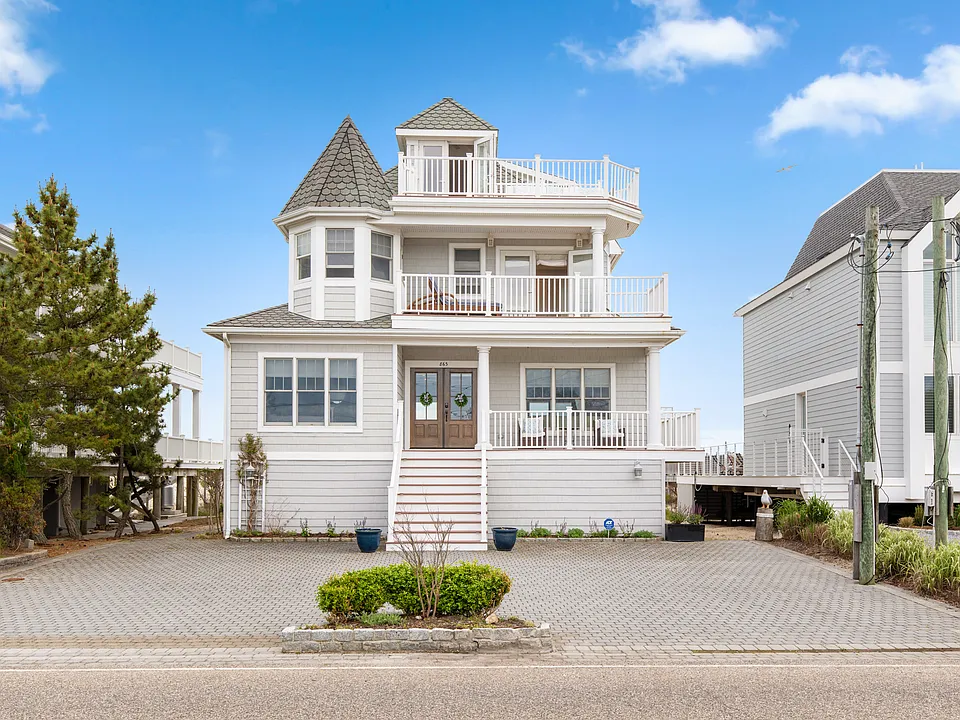863 Dune Rd