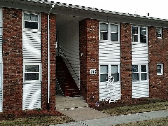 2nd image of 100 Pierson Miller Dr APT B4