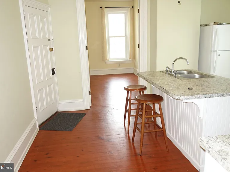 112 S 4th St #1 — Photo 3