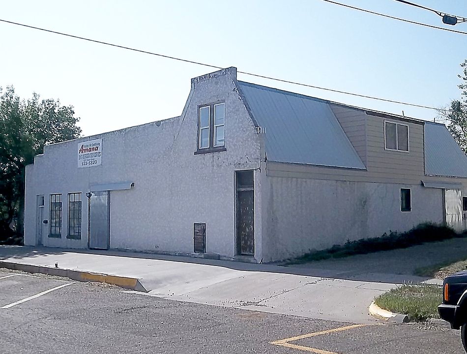 2nd image of 853 Water St