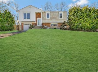 140 N Summit Ave, Patchogue, NY 11772