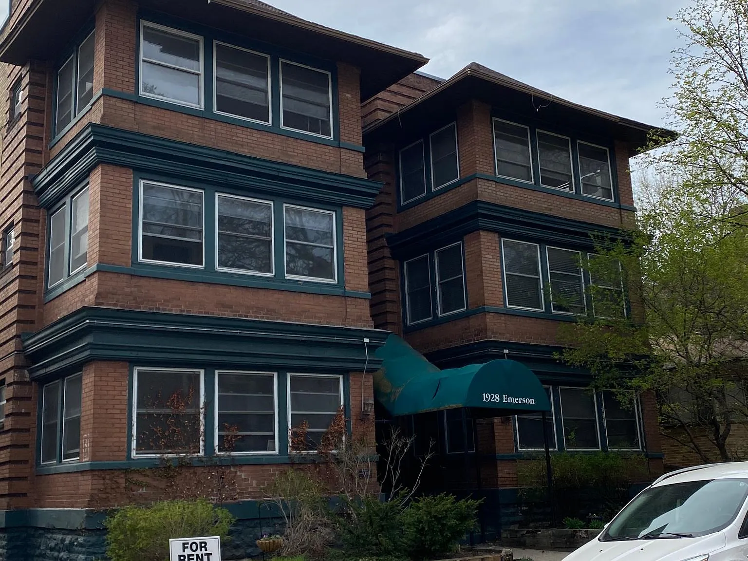 2 bed, 750 sqft, $1,400 — Photo 1