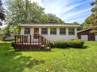 55564 Beechwood Ave, Dowagiac, MI 49047