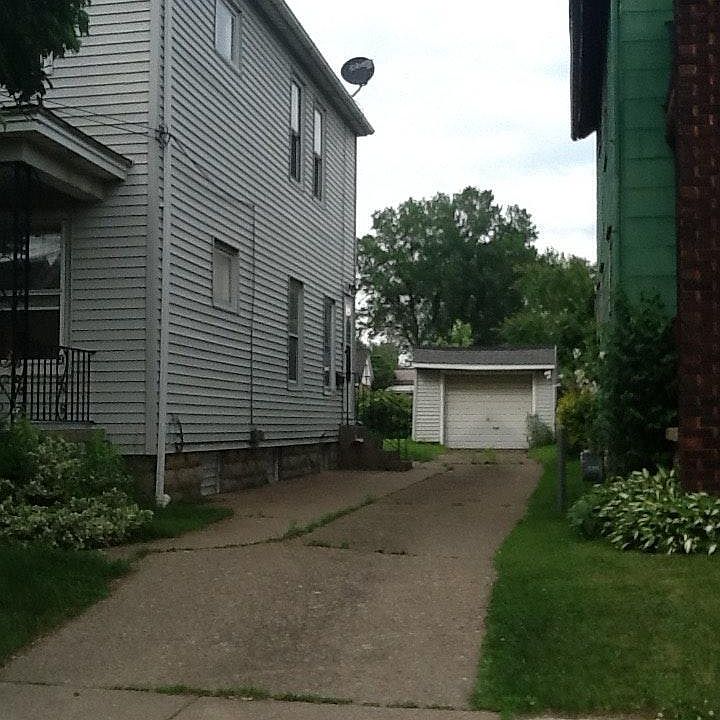 2nd image of 819 Payne Ave