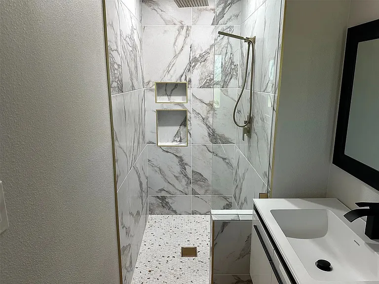 149 Parkwood Ave — Photo 9