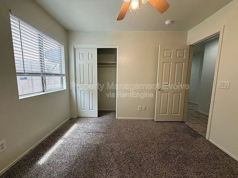 1225 W Shumway Farm Rd — Photo 15