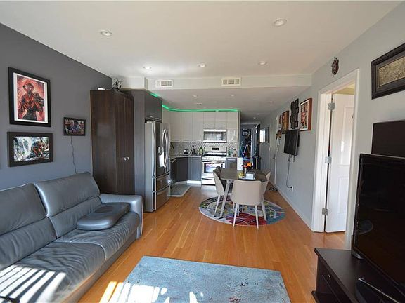 4th image of 2485 Ocean Ave #6B