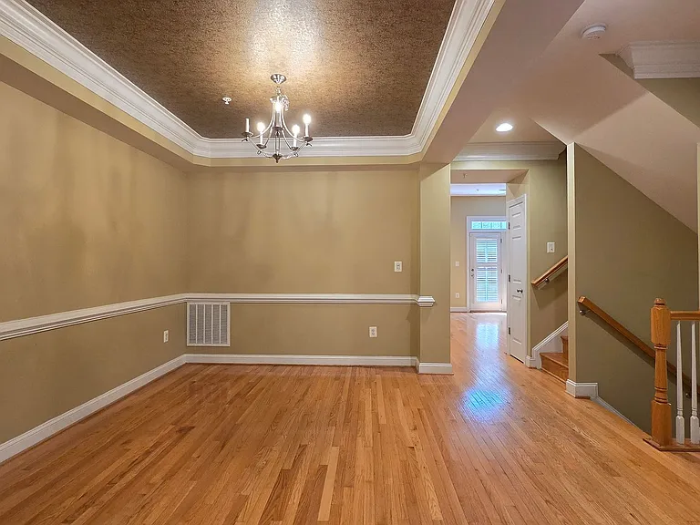 3547 Goddard Way — Photo 6