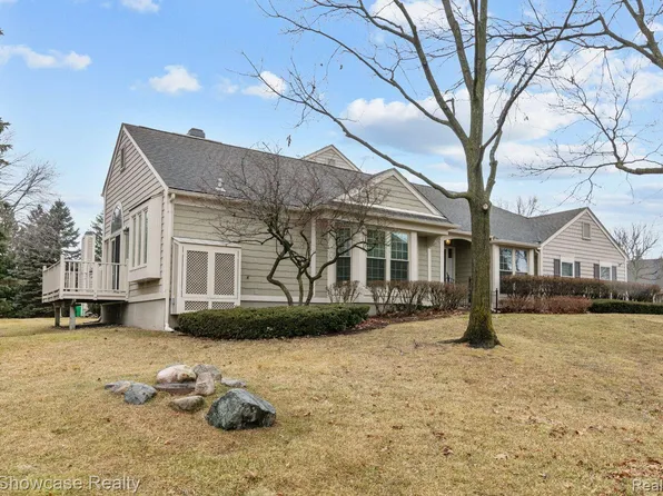 796 Edgemont Run, Bloomfield, MI 48304