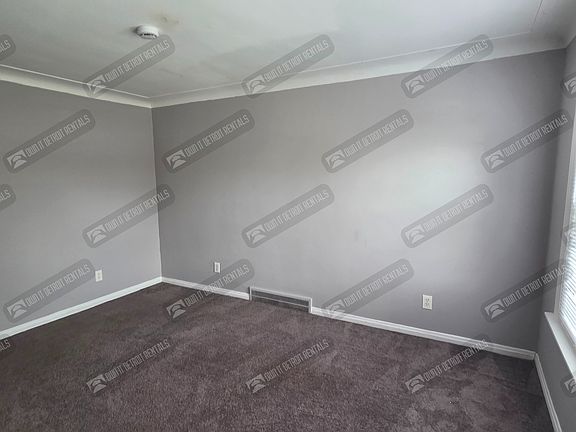 4th image of 5919 Balfour Rd