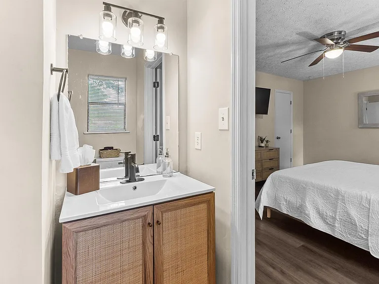 1100 Kenwood Dr — Photo 26