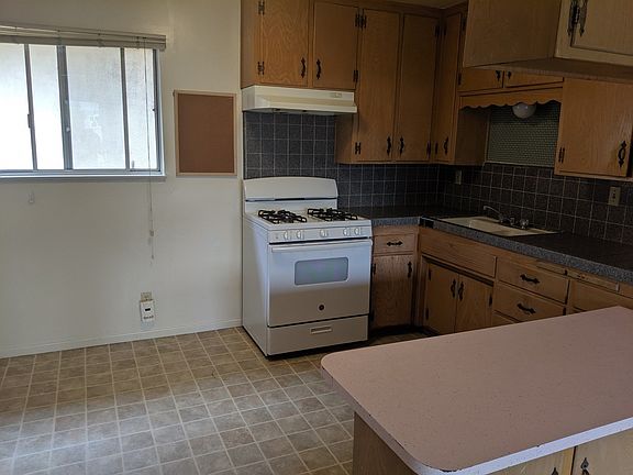3rd image of 626 E Foothill Blvd APT 6