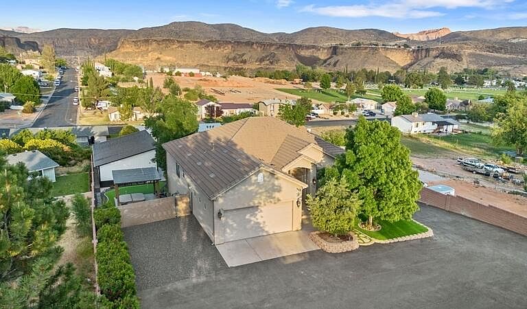 Listing photo 5