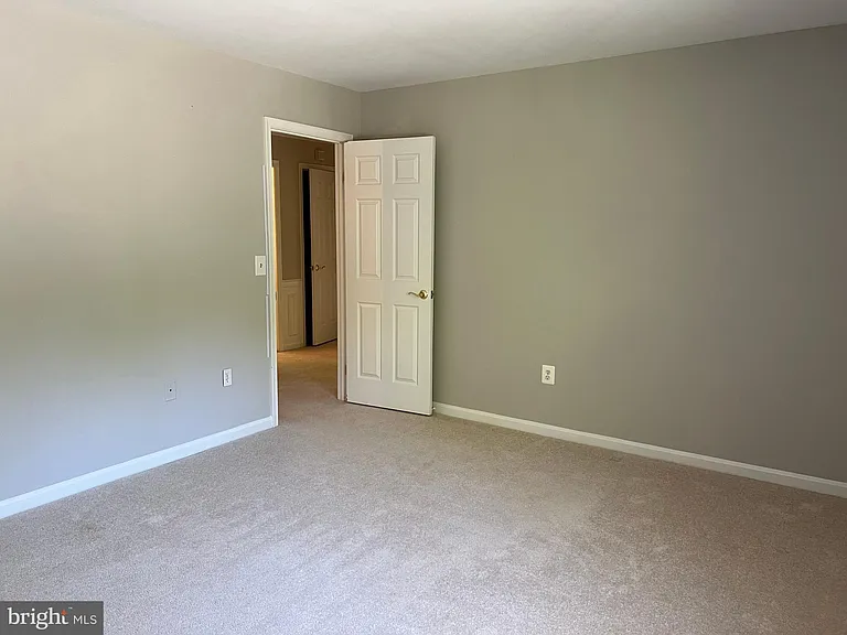 10220 Cedar Pond Dr — Photo 52