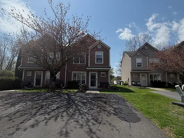 39 Troy Ln, Highland, NY 12528