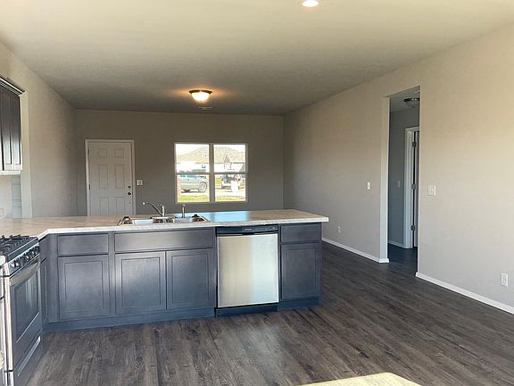 4th image of 2025 S 14th St