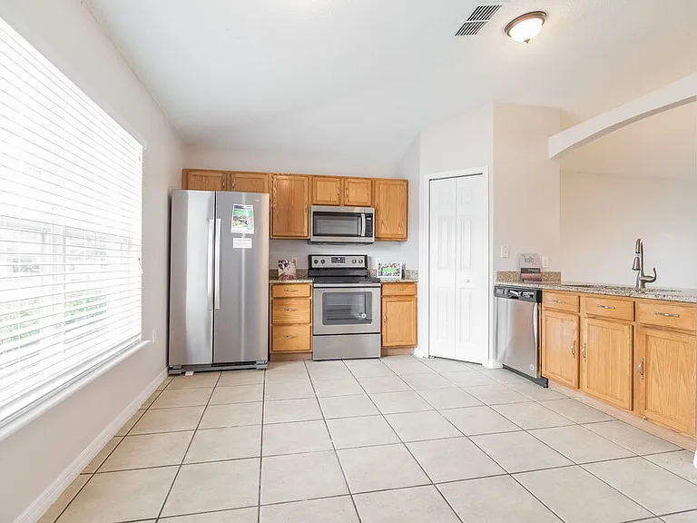 221 Timbercreek Pines Cir — Photo 6