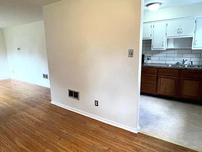 1907 Columbia Ave — Photo 6
