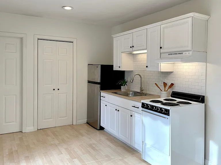 1017 S Bruce Ln #A — Photo 2