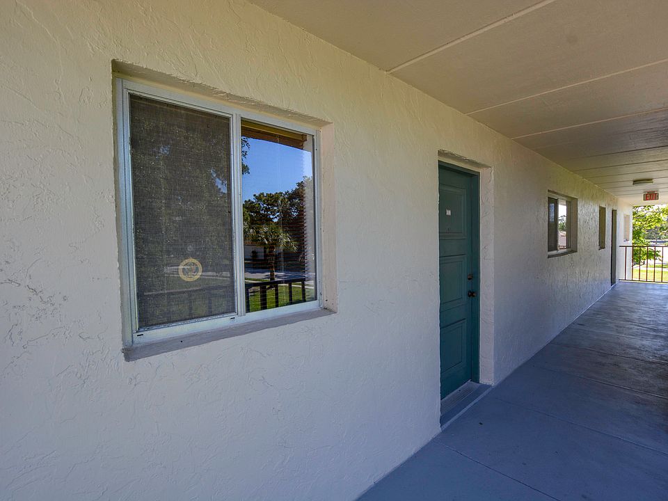 2nd image of 3025 Thrush Dr APT 208