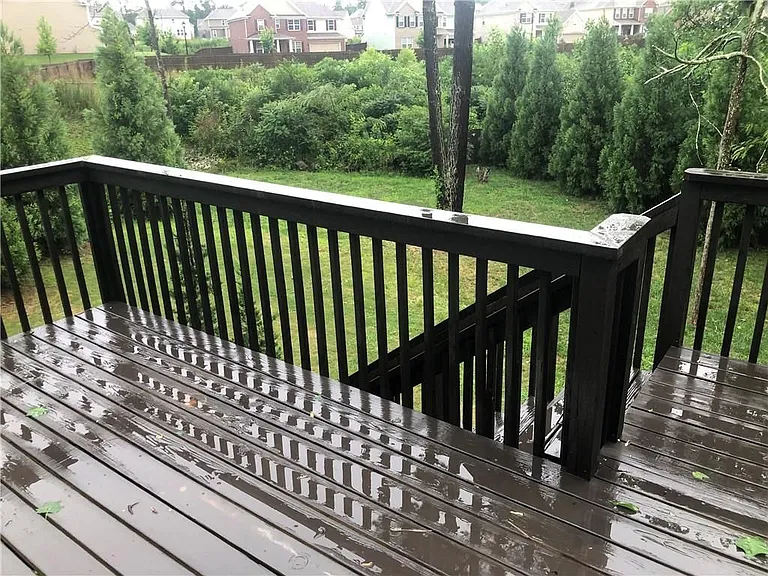 1210 Nash Lee Dr — Photo 2
