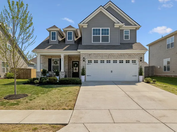 421 Wind Dance Dr, Lebanon, TN 37087