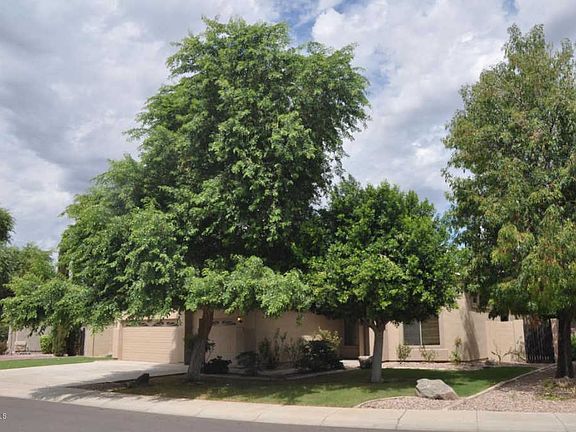 2nd image of 918 E Carla Vista Dr