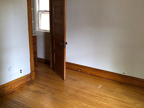 4th image of 3549 W Wrightwood Ave #1