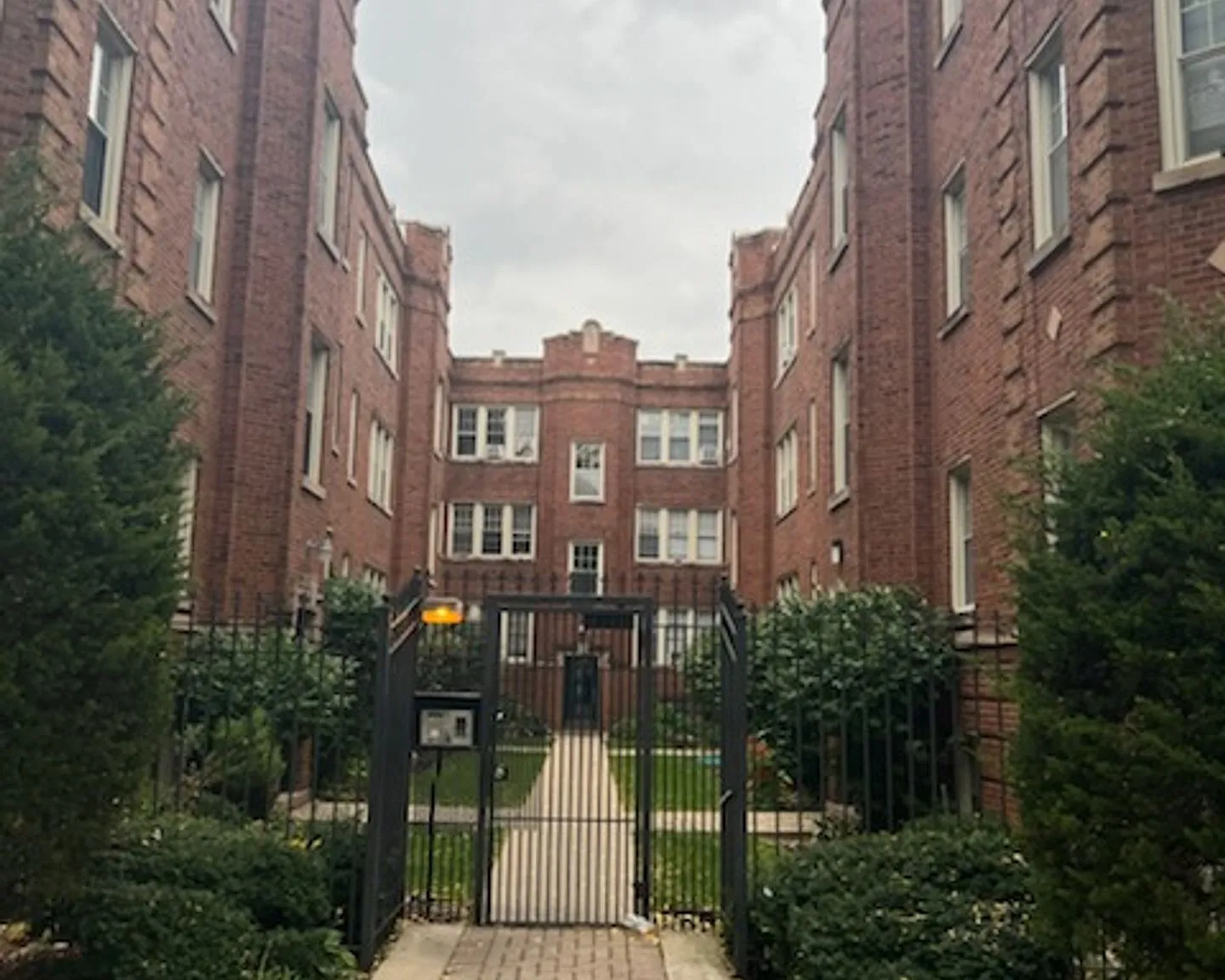 Belmont-Cragin Two Bed/One Bath ~ Heat Included ~ Income Guidelines Apply — Photo 1