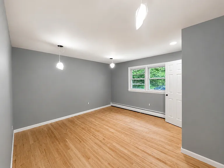28 Carr St #2 — Photo 13