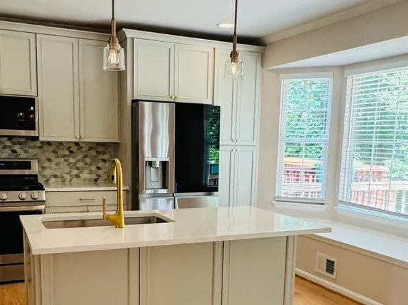 4729 Bideford Sq, Fairfax, VA 22030