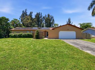 128 Barberton Rd, Lake Worth, FL 33467