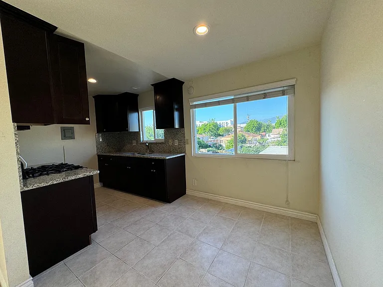 325 W Norwood Pl #C — Photo 9