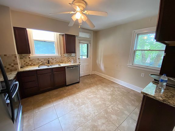 2nd image of 35 E Lakeview Ave #35